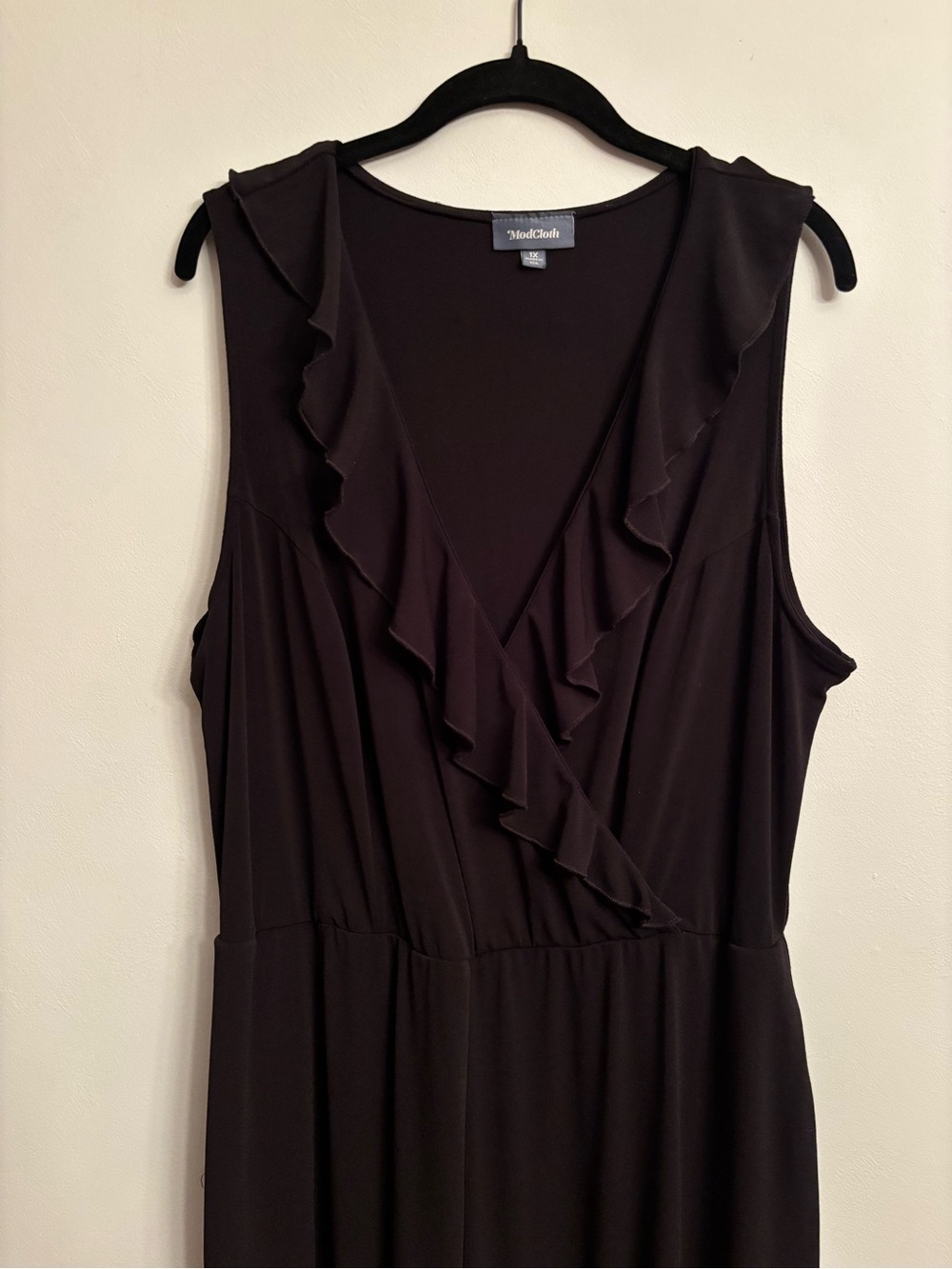 ModCloth Sleeveless Ruffle V-Neck Jumpsuit - Picture 4 of 8